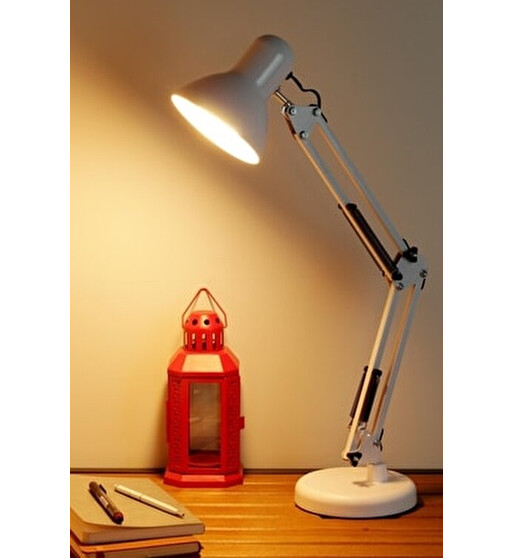 Stol Üstü Metal Lampa – Fırlanan Başlıqlı və LED İşıqlı