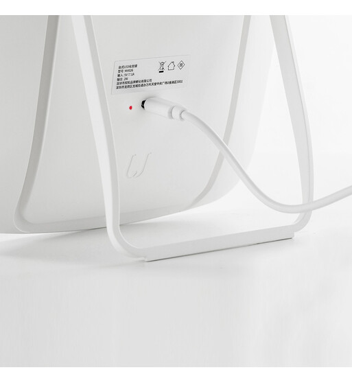 İşıqlı Sensorlu Güzgü – Qatlanan LED Makiyaj Güzgüsü